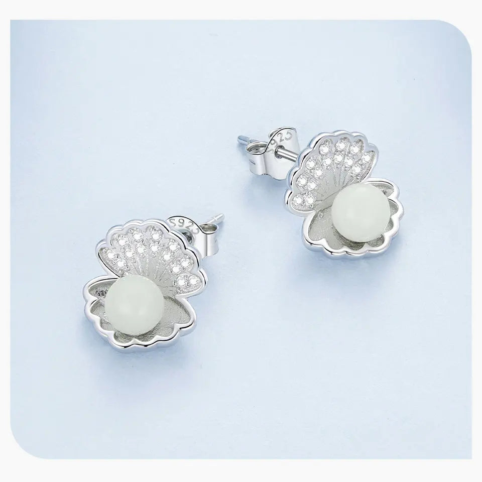 925 Sterling Stud Glowing in the Dark